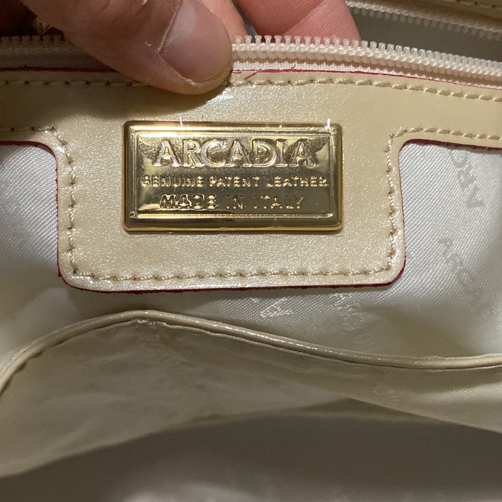 Arcadia - Picture 11 of 14